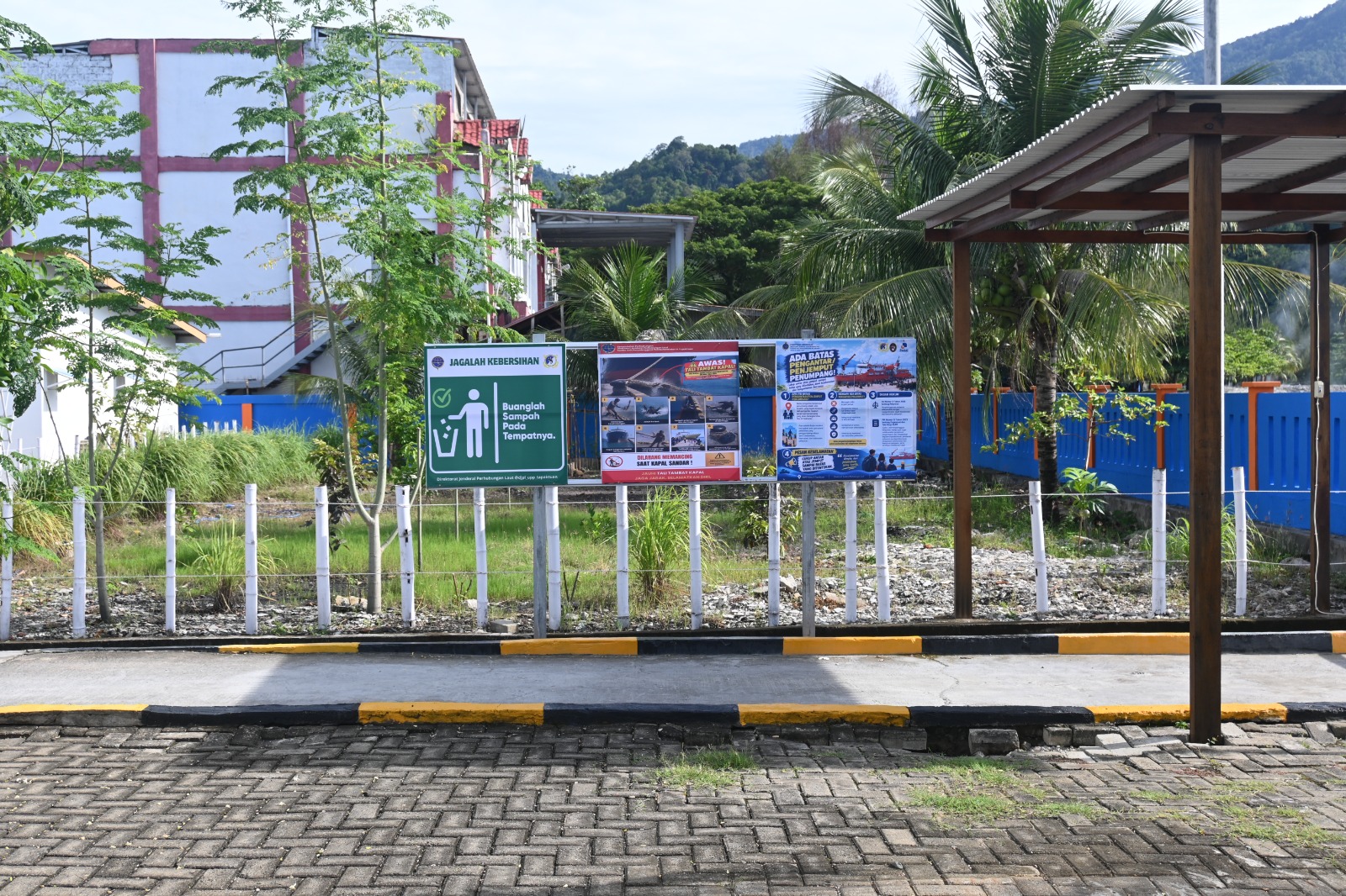 Patuhi peraturan di pelabuhan